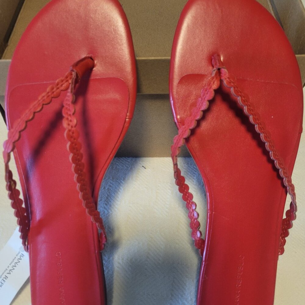 Women's Banana Republic red leather thong flip flops size 10.5 new with tag - Picture 3 of 6